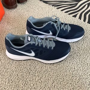 Mens Nike Downshifter 6 Shoes Size 9.5 Midnight Navy Blue Brand New
